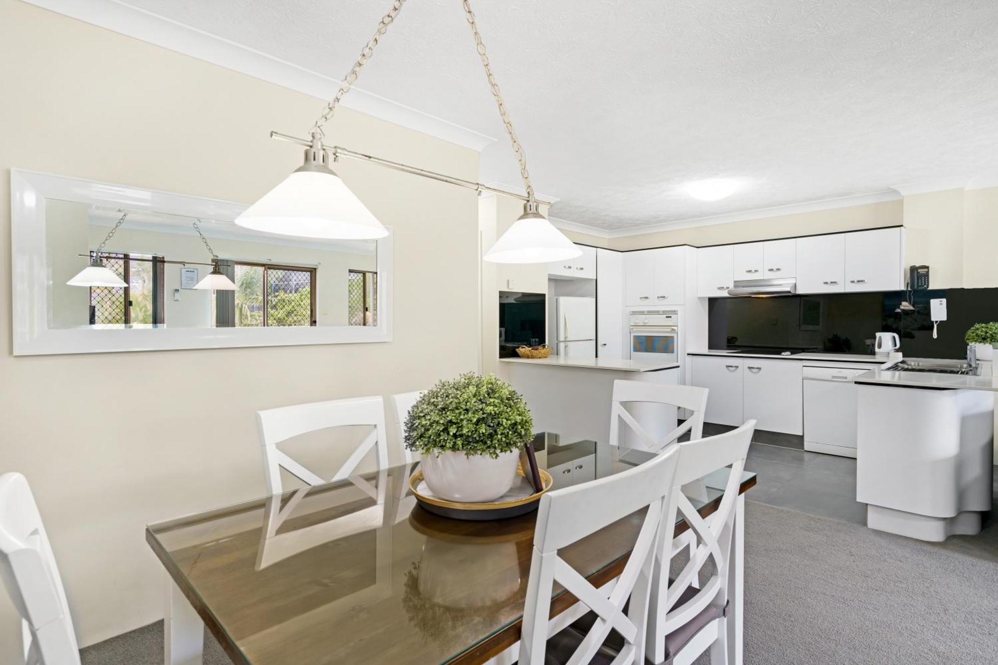 Oceanside Cove Aparthotel Gold Coast Kültér fotó